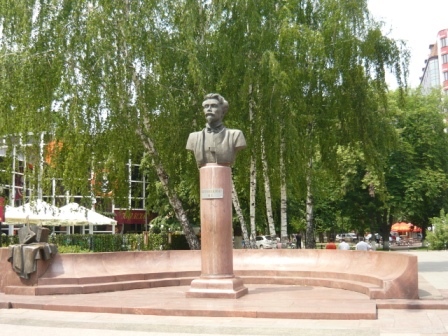 Памятник Пятницкому М.Е.
