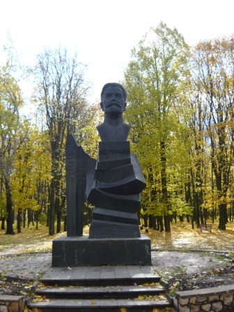 Памятник К.Д.Глинке